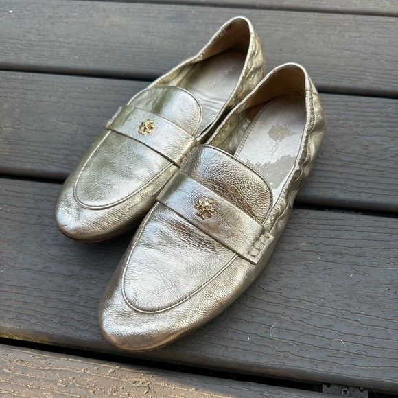 Tory Burch gold driving loafers 9.5 like new - Picture 2 of 6